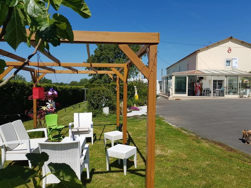 chez val et fred 85 Panzió Les Essarts  Kültér fotó